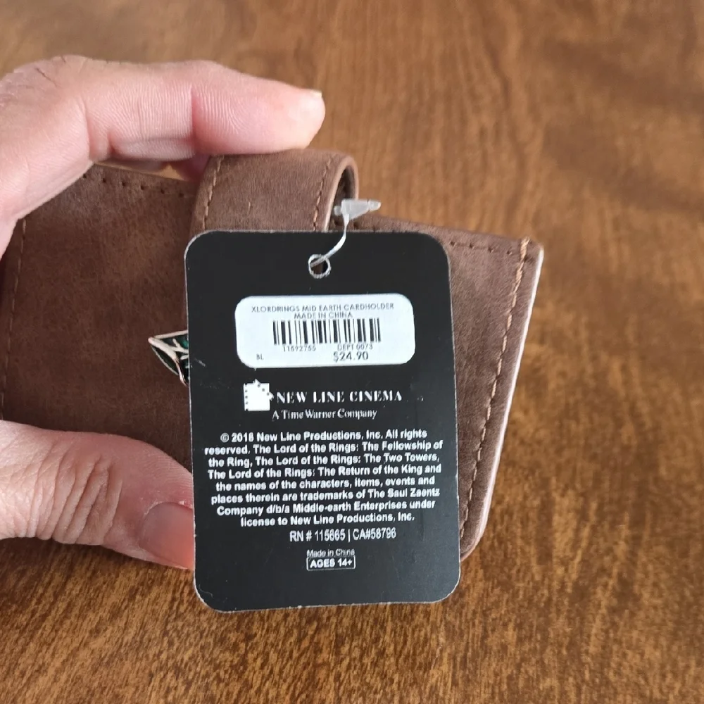 Elegant Tan Wallet with Leaf Accent - Picture 12 of 12